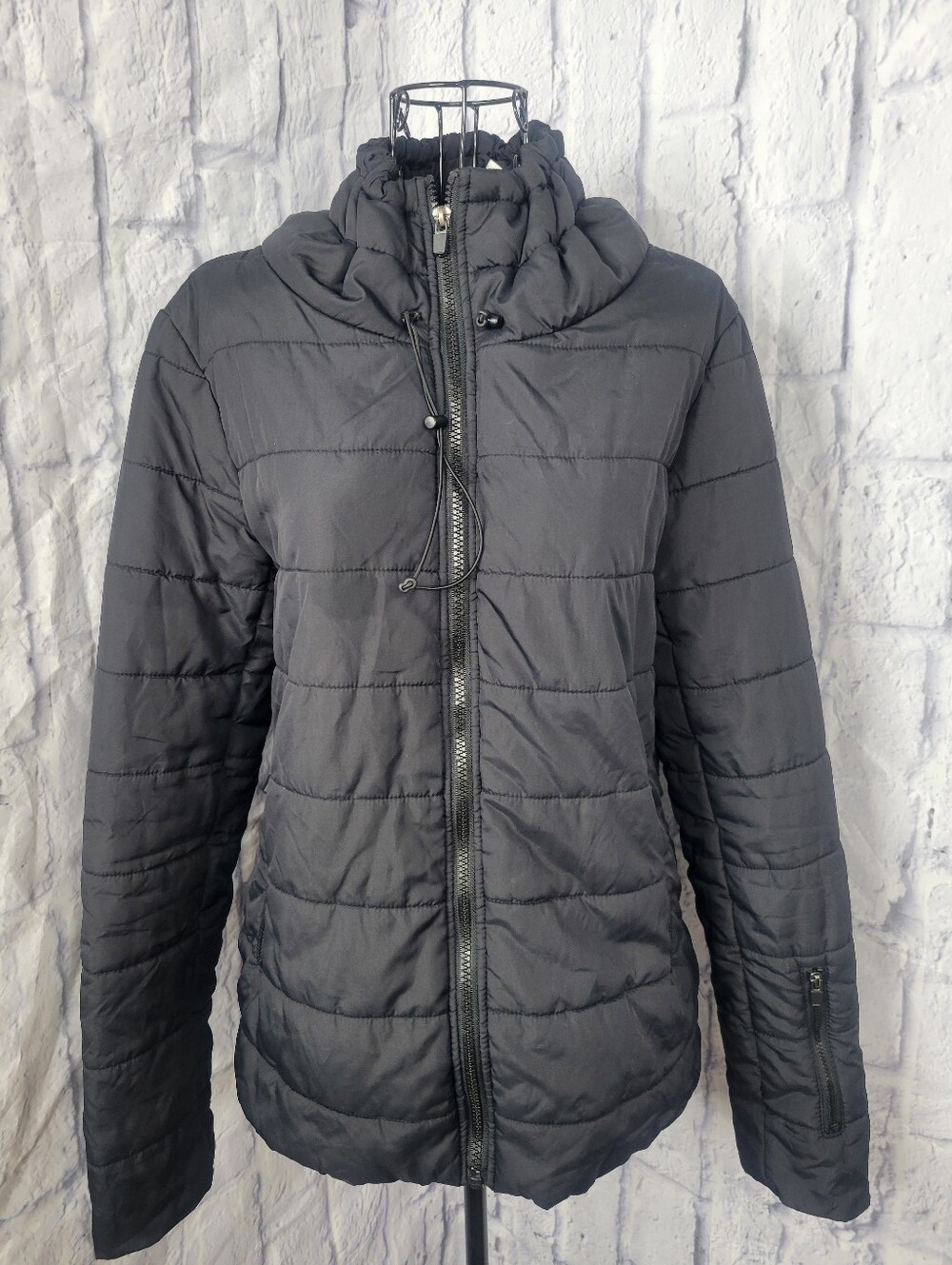 Fabletics Women's Black Puffer Jacket Size Medium